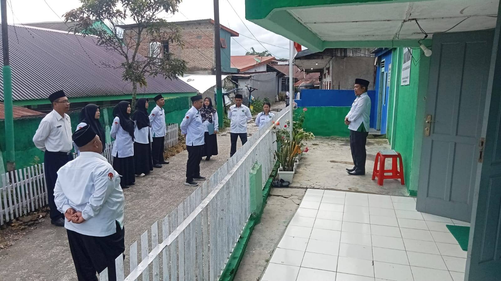 KUA Sidikalang Perkuat Komitmen Layanan Sakinah: Ka KUA Imbau Pegawai Terapkan Santun dan Normatif