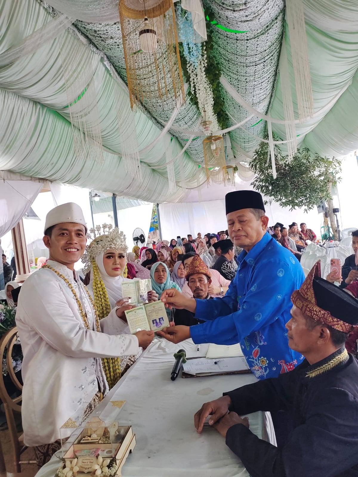 IKAT CINTA SUCI DENGAN PERNIKAHAN