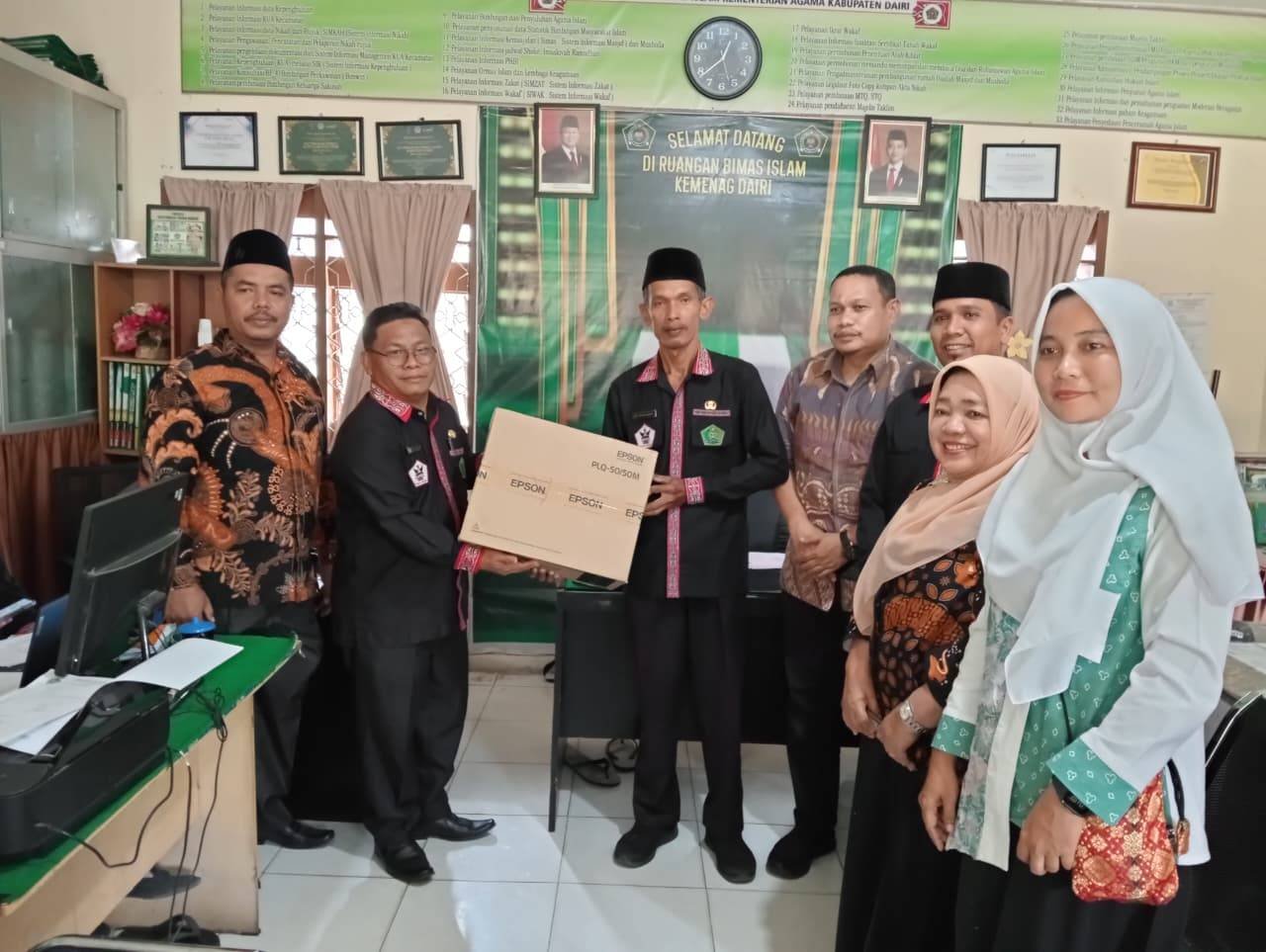 Optimalkan Layanan Nikah, KUA Sidikalang Terima Printer PLQ dari Kanwil Kemenag Sumut