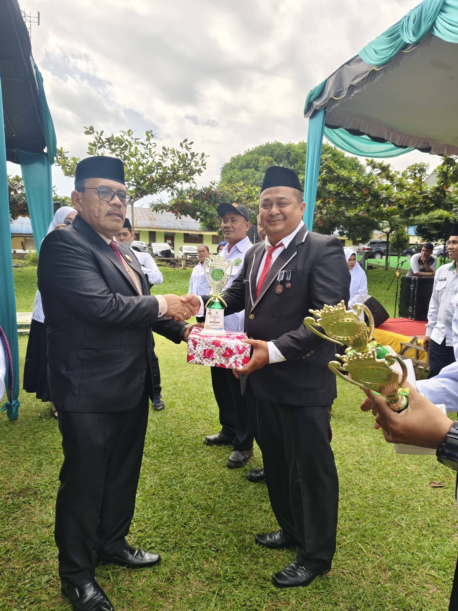 Semarak HAB Kemenag ke-80, Ka. KUA Bosar Maligas Tampil Gemilang di Lomba Catur Raih Juara III