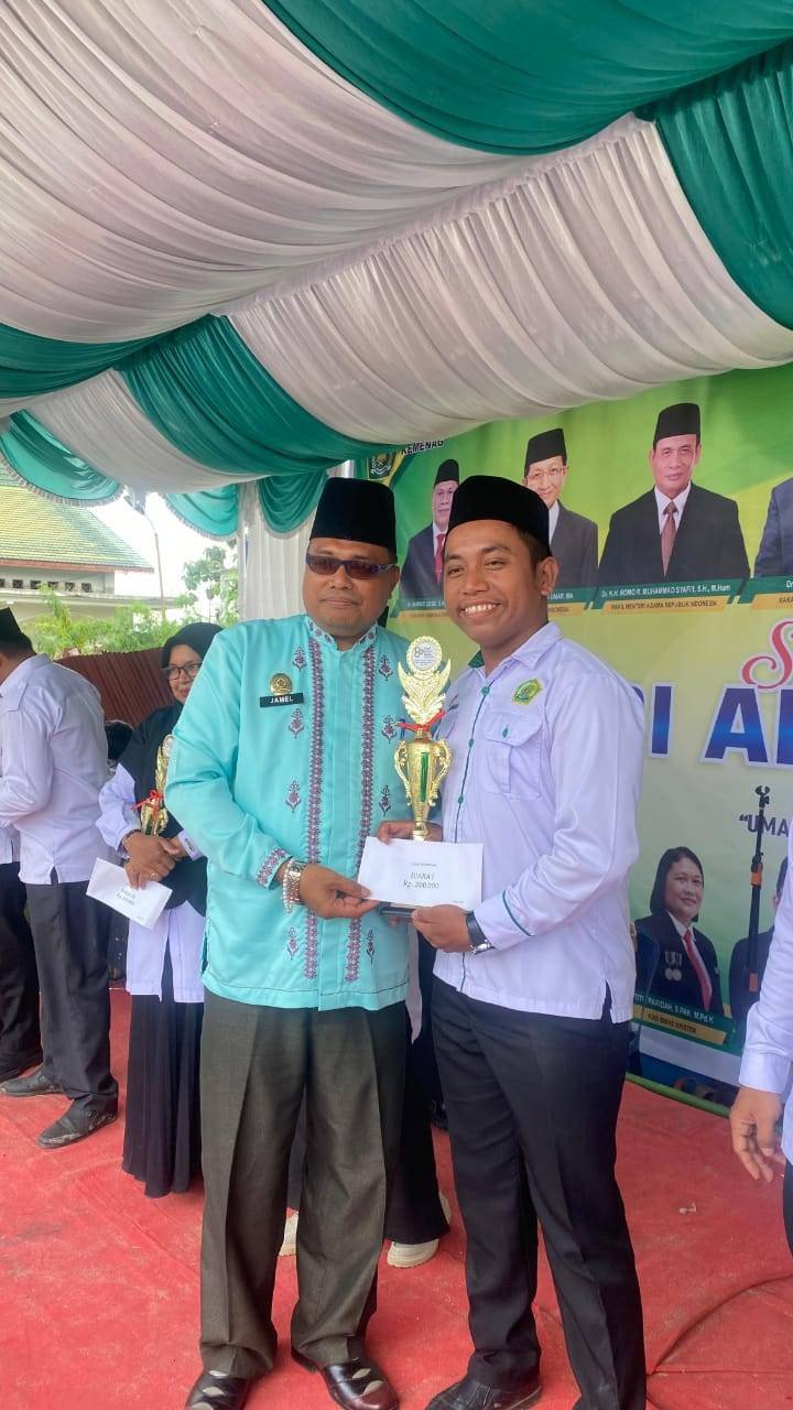 Penghulu KUA Bilah Hilir Juara I Lomba Pembacaan UUD 1945 HAB Kemenag Labuhanbatu ke-80