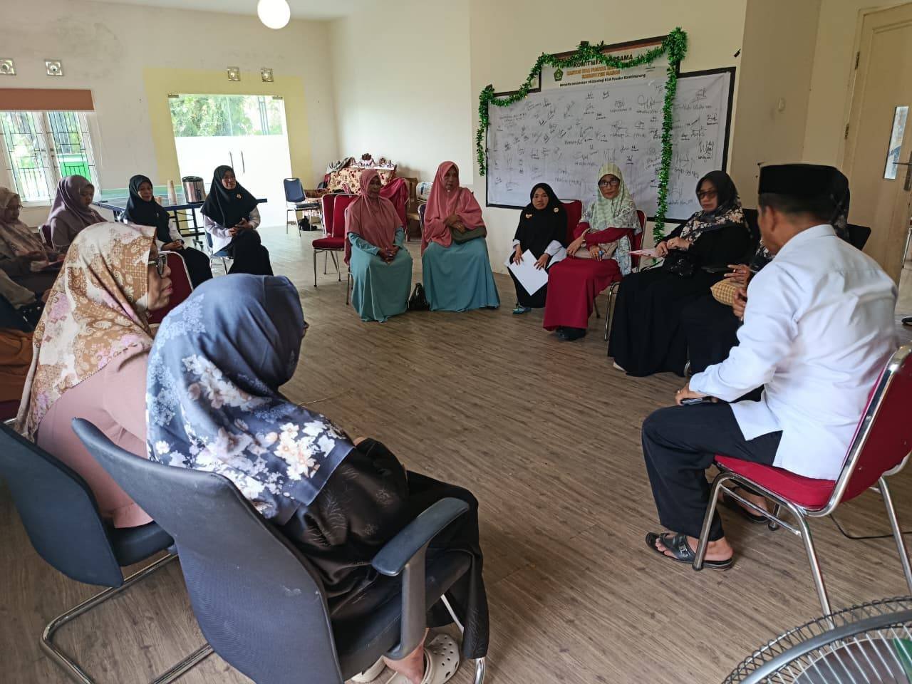 Melalui Pembinaan Pokja Majelis Taklim, KUA Pusaka Bantimurung Perkuat Moderasi Beragama