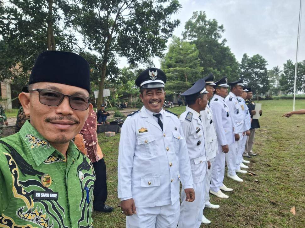 Kepala KUA Metro Kibang Hadir di Upacara Hari Desa 2026