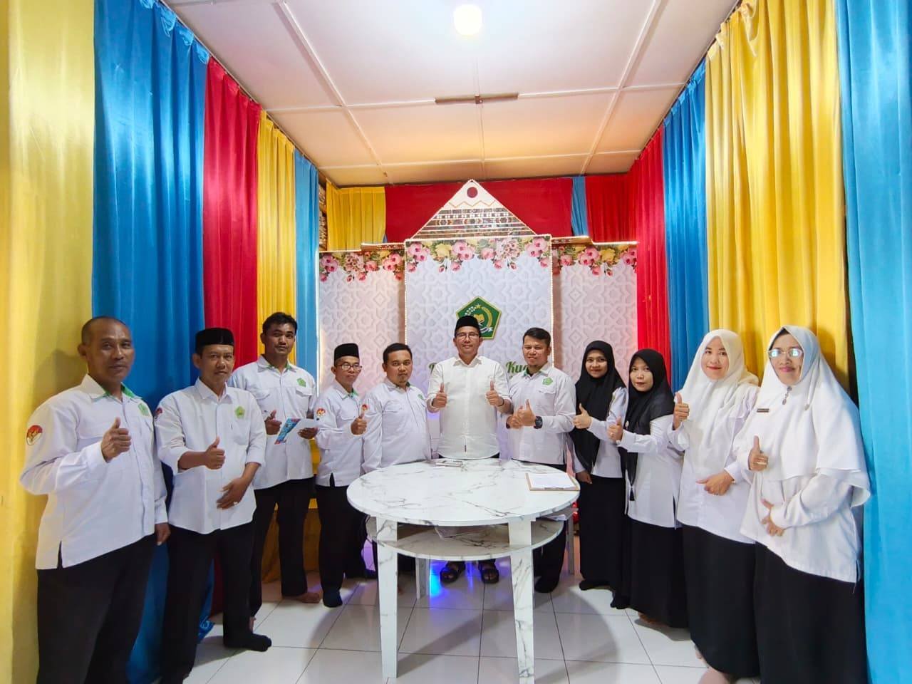 Tingkatkan Pelayanan, Kepala KUA Psp Utara Bekali Staf Digitalisasi Pencatatan Nikah Berbasis Simkah Web