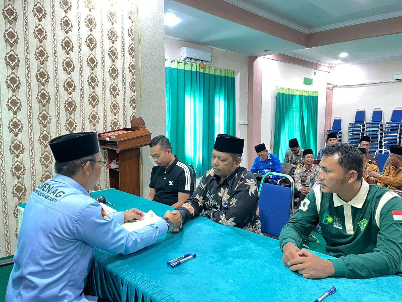 Kemenag Meranti Gelar Pembinaan  Serta Pelaksanaan Taukil Wali bagi Kepala KUA yang Baru Dilantik