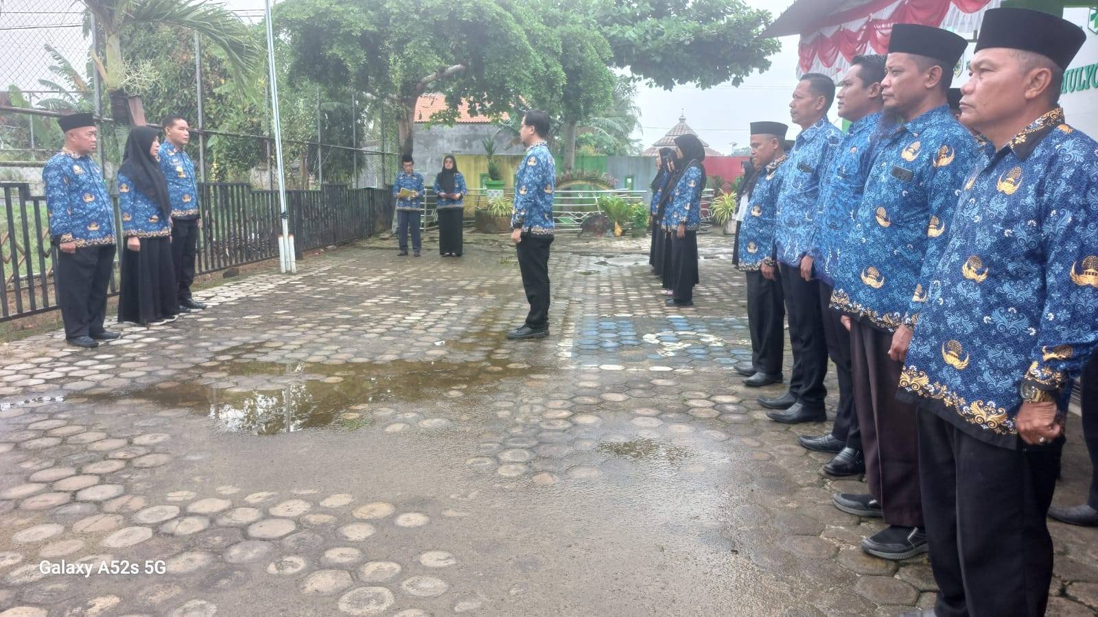 Apel Bersama, KUA Sekampung Perkuat Disiplin Layanan Publik