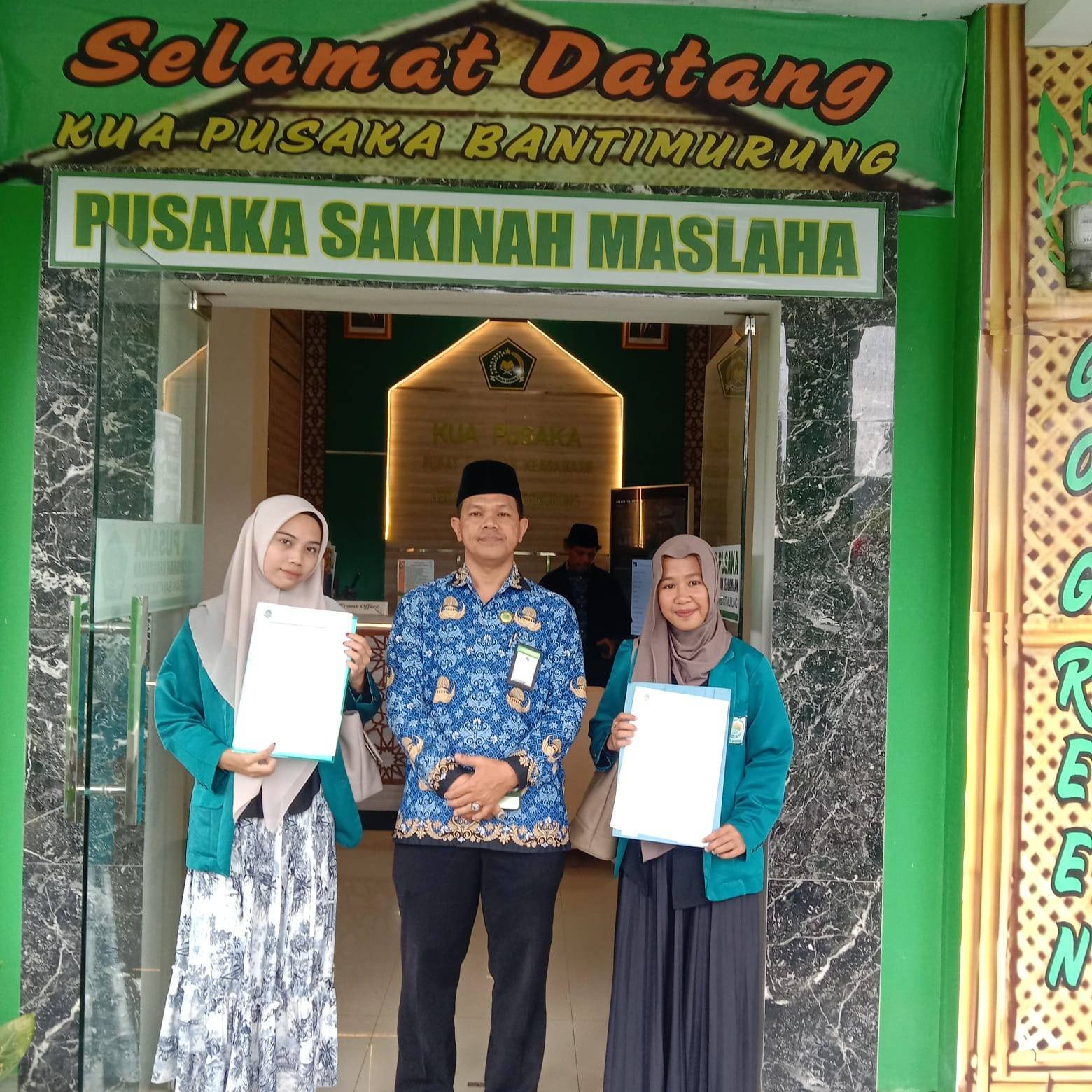KUA Pusaka Bantimurung Terima Mahasiswi IAI DDI Mangkoso dalam Rangka Pengumpulan Data Skripsi