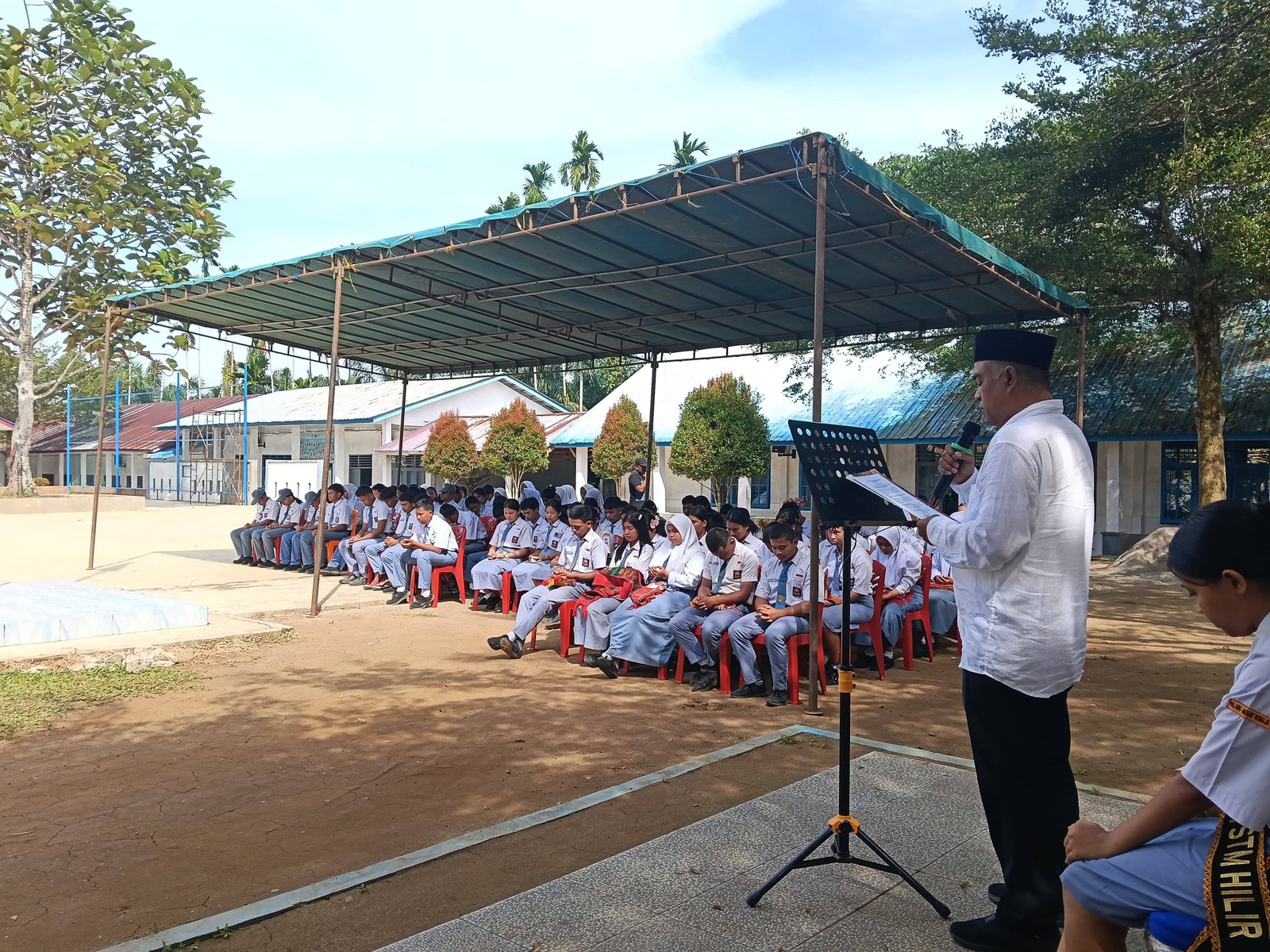 PKK Go To School di SMA Negeri 1 STM Hilir, PLO KUA STM Hilir Panjatkan Doa untuk Generasi Muda