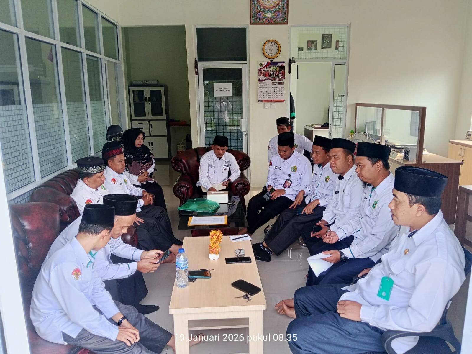 Implementasikan Asta Protas Kemenag, KUA Kecamatan Siak Evaluasi dan Perkuat Kinerja