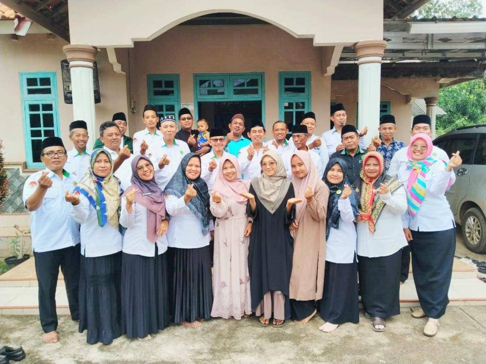 Pererat Ukhuwah, Kepala KUA Metro Kibang Hadiri Khotmil Qur’an