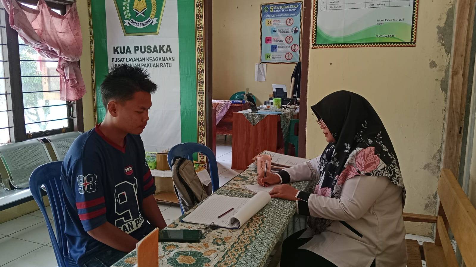 Mudahkan Calon Prajurit, KUA Pakuan Ratu Optimalkan Layanan Legalisir Dokumen