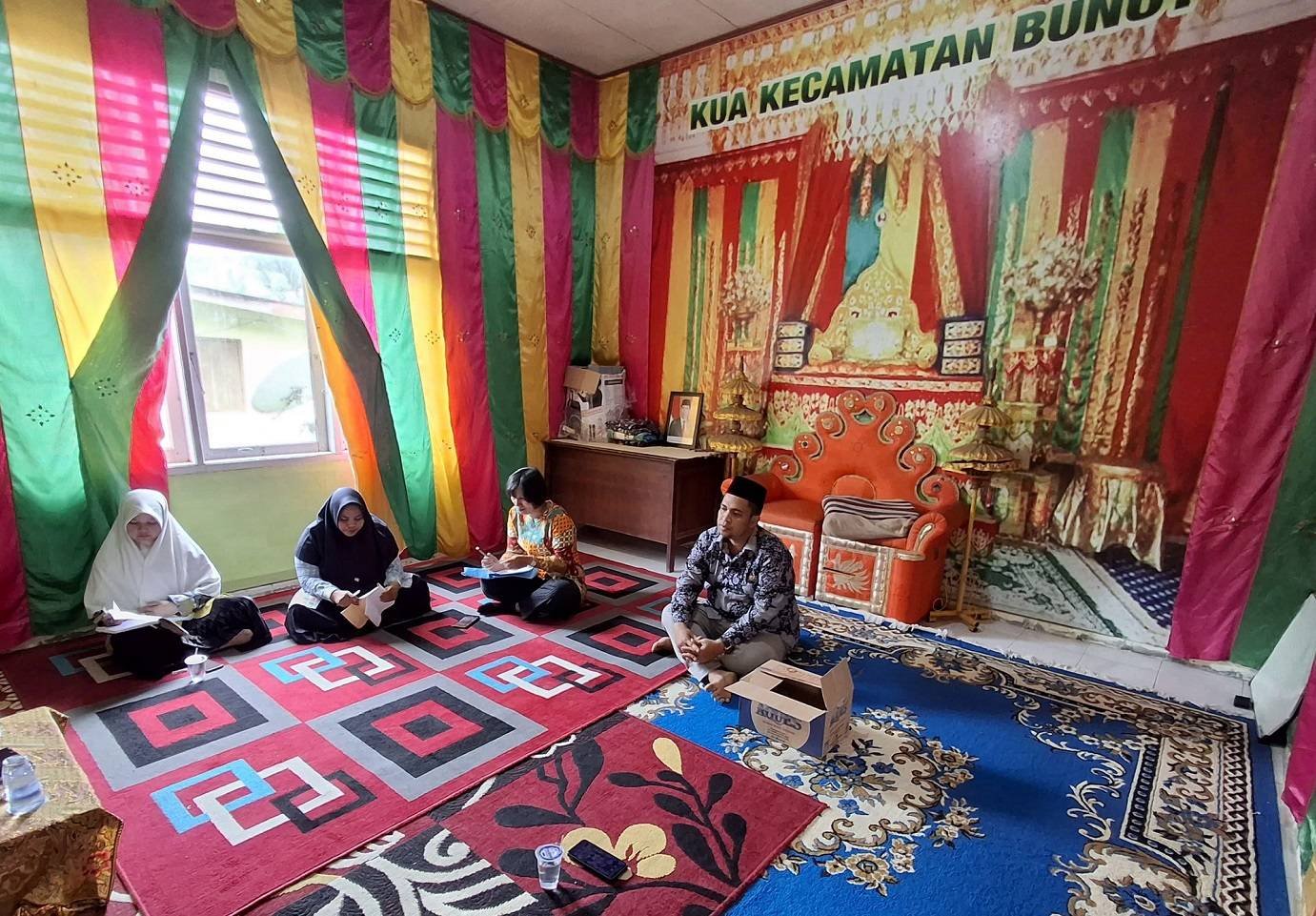 Bangun Kekompakan, Kepala KUA Bunut Gelar Rapat Perdana Bersama Pegawai