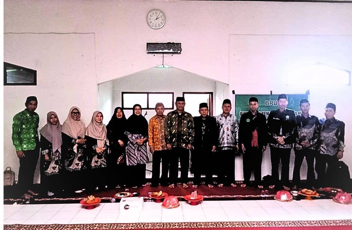 Kepala KUA Lau Berikan Sambutan pada Kegiatan BRUS di MTsN 1 Maros