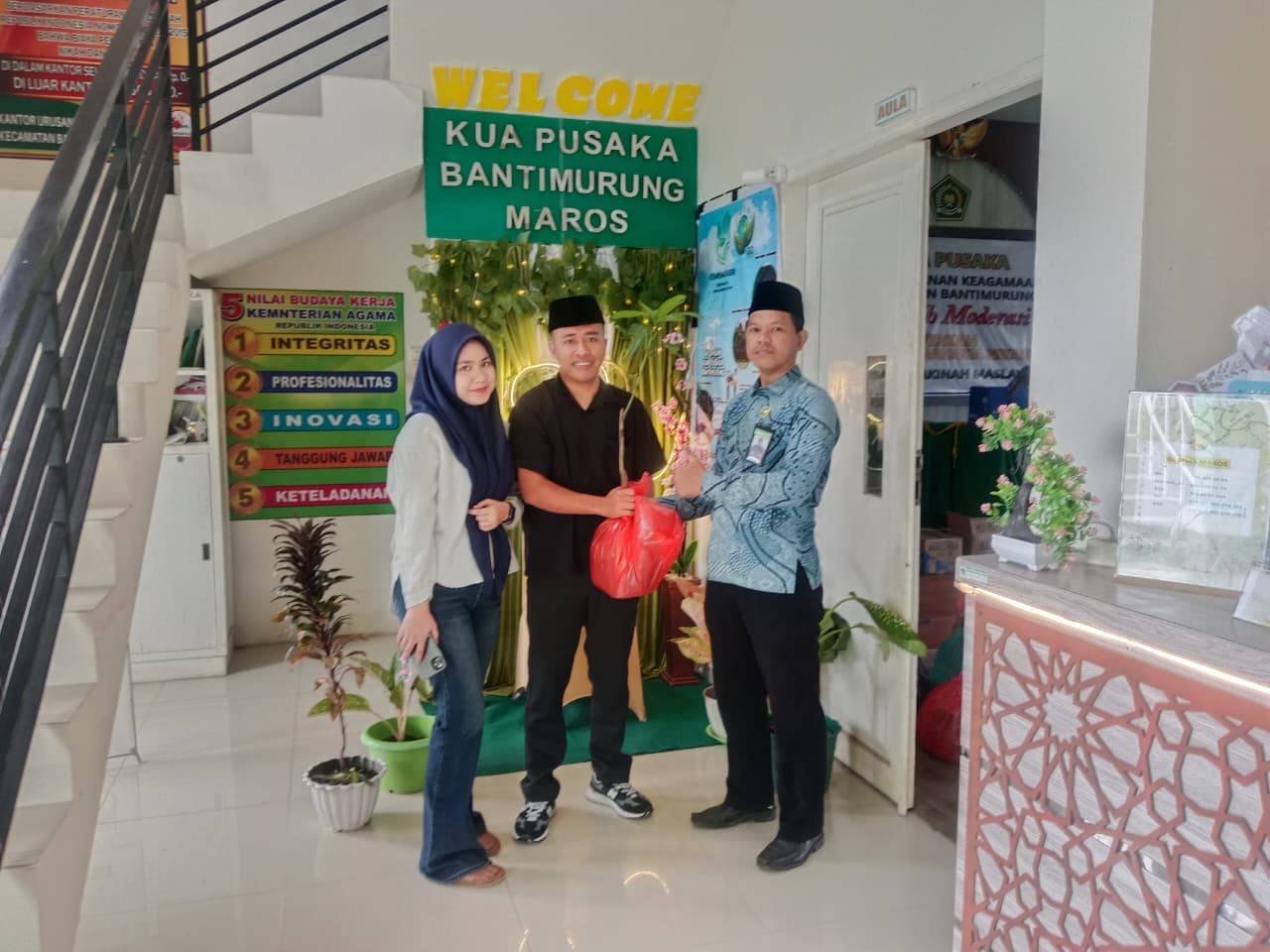 Bibit Pohon Mangga untuk Masa Depan Hijau: Implementasi Perilaku Ekoteologis Catin KUA Pusaka Bantimurung