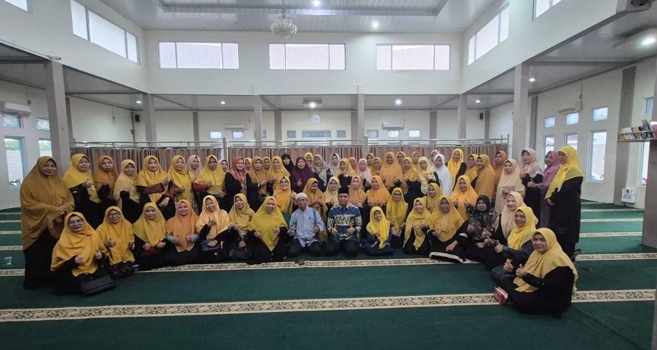 KUA Binawidya Sosialisasikan Urgensi Pencatatan Nikah Pada Gabungan Majelis Ta’lim di Mesjid Khairul Anam Tuahmadani
