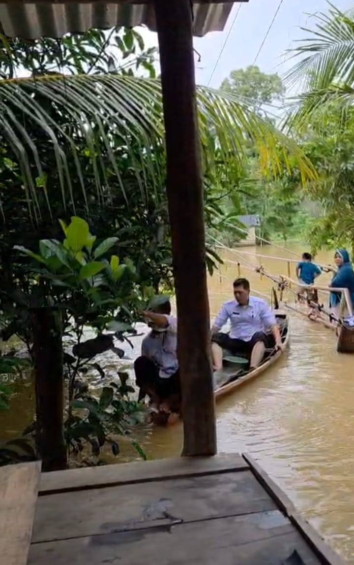 KUA Benakat Melakukan Sosialisasi dan Edukasi Siaga Banjir 
