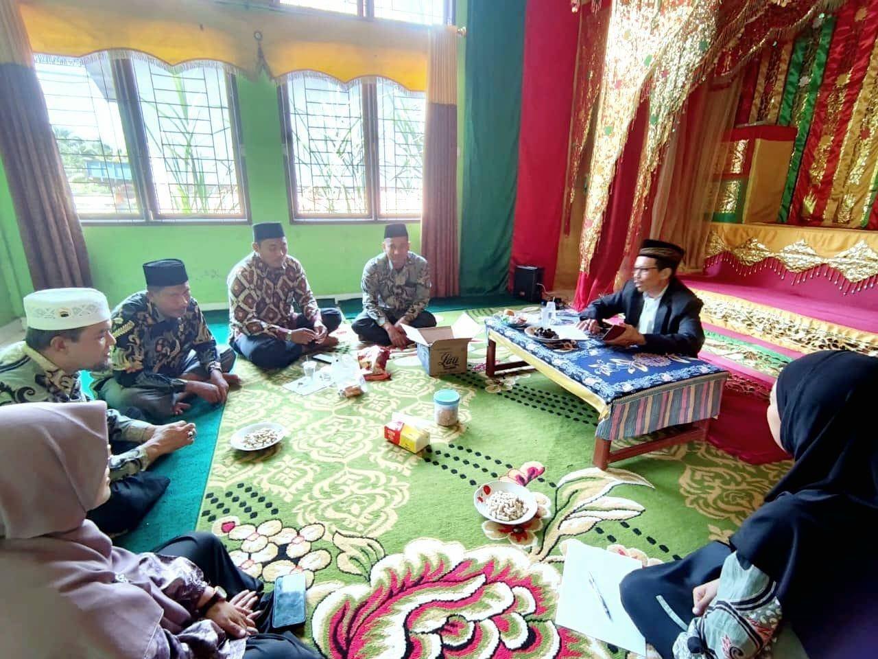 Tingkatkan Kinerja dan Layanan Masyarakat, Kepala KUA Kecamatan Sungai Sembilan Gelar Rakor