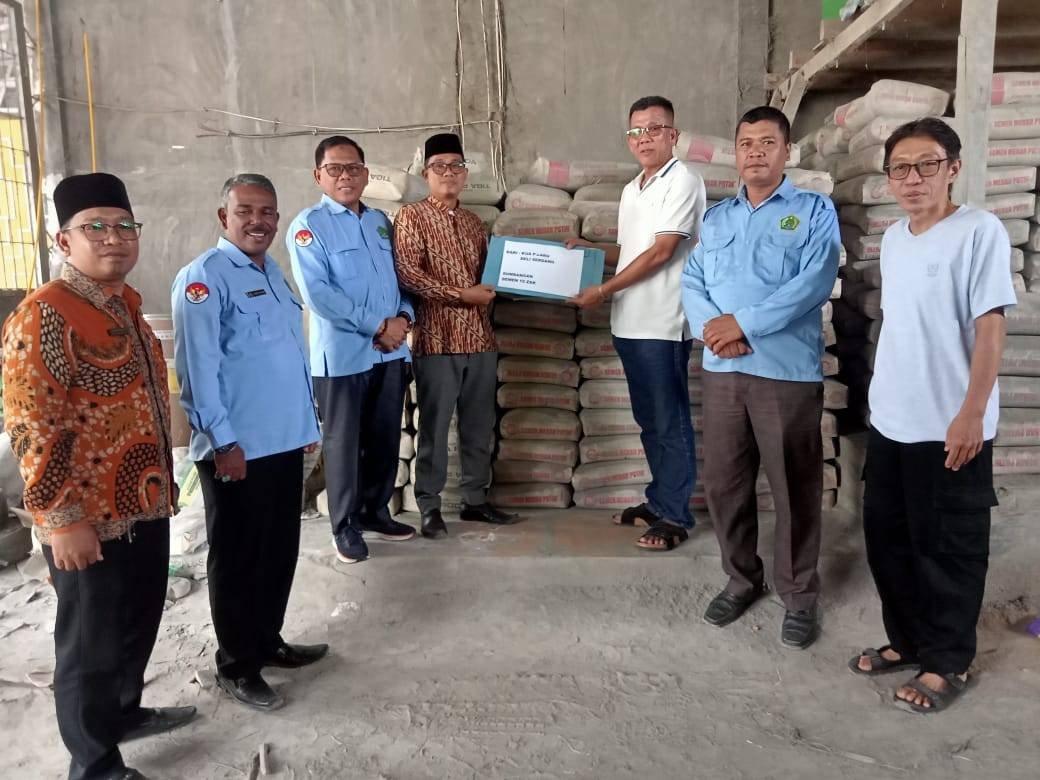 Kakan Kemenag Deli Serdang dan KUA Pantai Labu Serahkan Bantuan Untuk Pembangunan Sekolah Buddhis