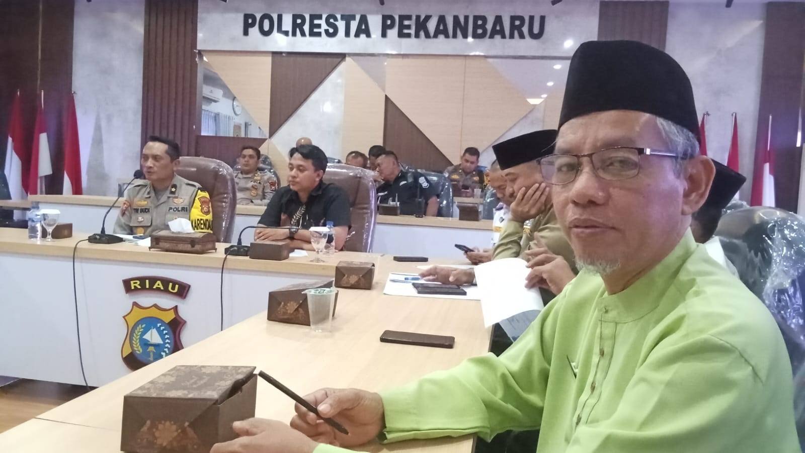 Penghulu Muda KUA Payung Sekaki Hadiri Rakor Di Polresta Pekanbaru