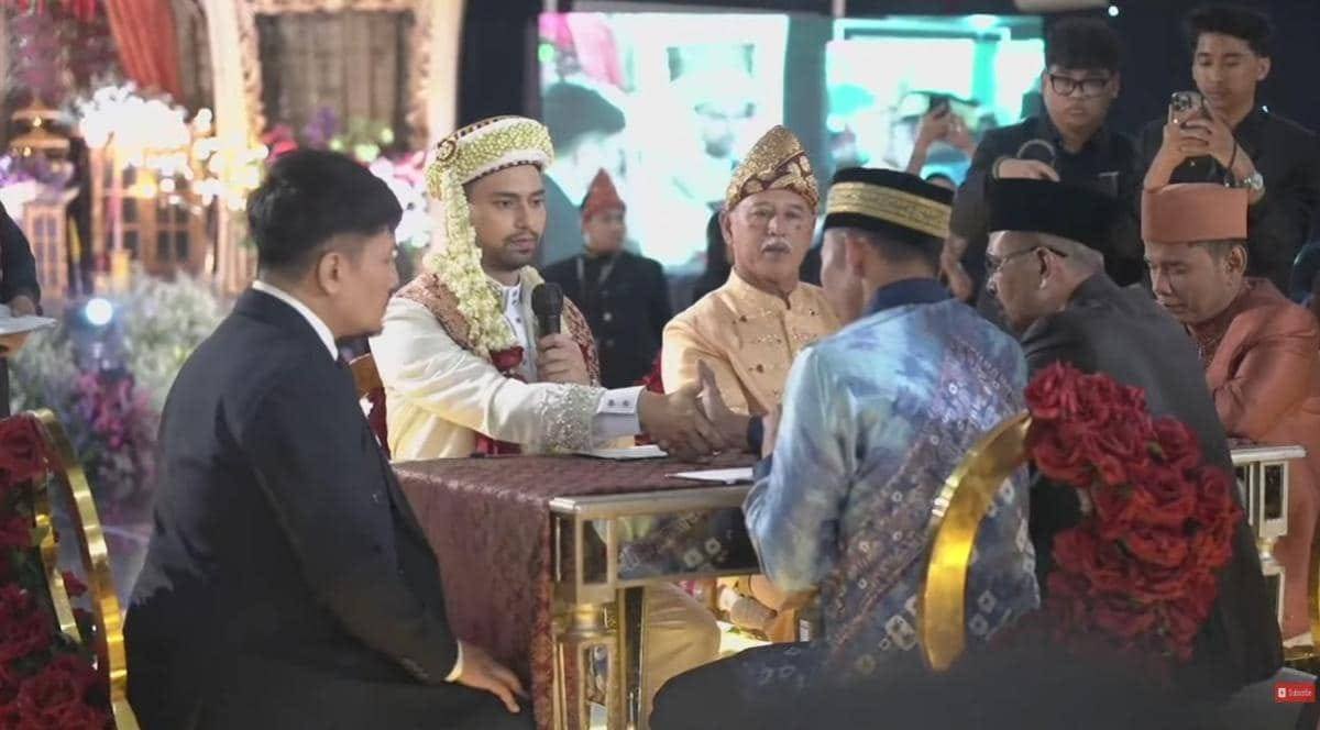 Marsudi Pimpin Akad Nikah Lady Rara