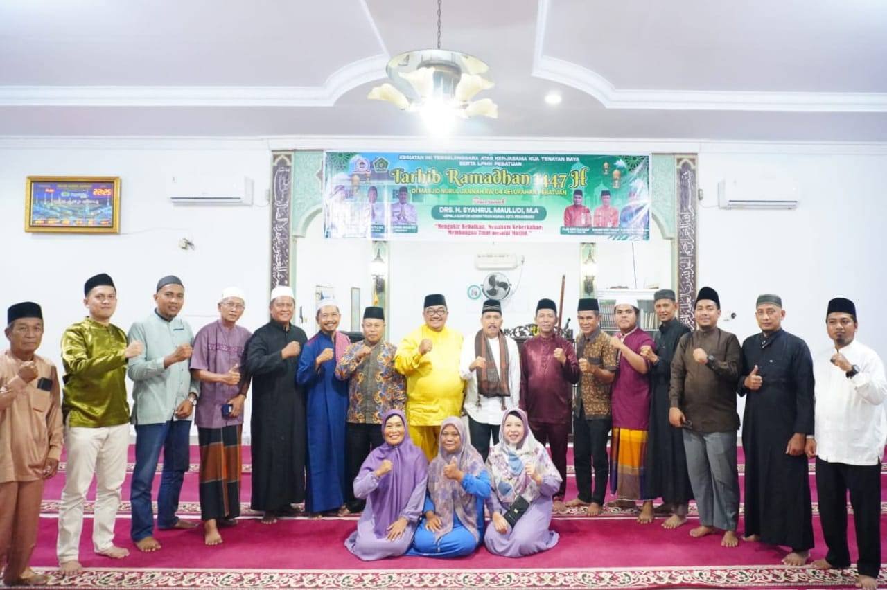 Sinergi KUA Tenayan Raya dan LPMK Pebatuan, Ka.Kankemenag Pekanbaru Sapa Jamaah dalam Tarhib Ramadhan di Masjid Nurul Jannah