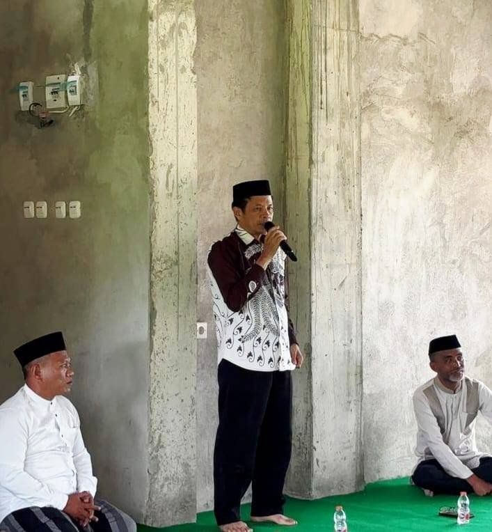 Syukuran Pemanfaatan Masjid Safaz 'Ain: Kepala KUA Kota Tengah Marton Abdurrahman Berikan Bimbingan