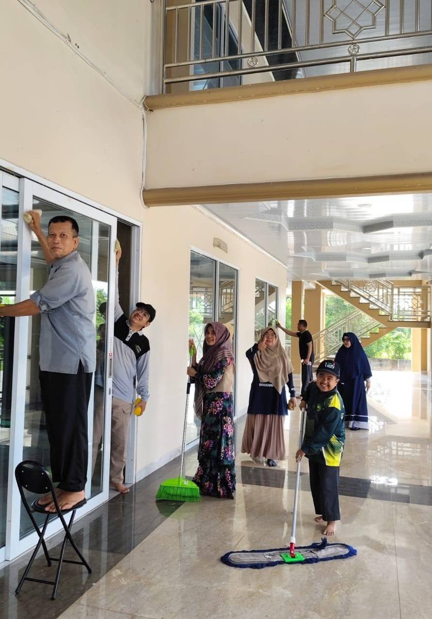Wujudkan Masjid Bersih dan Nyaman, KUA Tambang Gelar Aksi 'Geber BBM' di Masjid Babul Khair