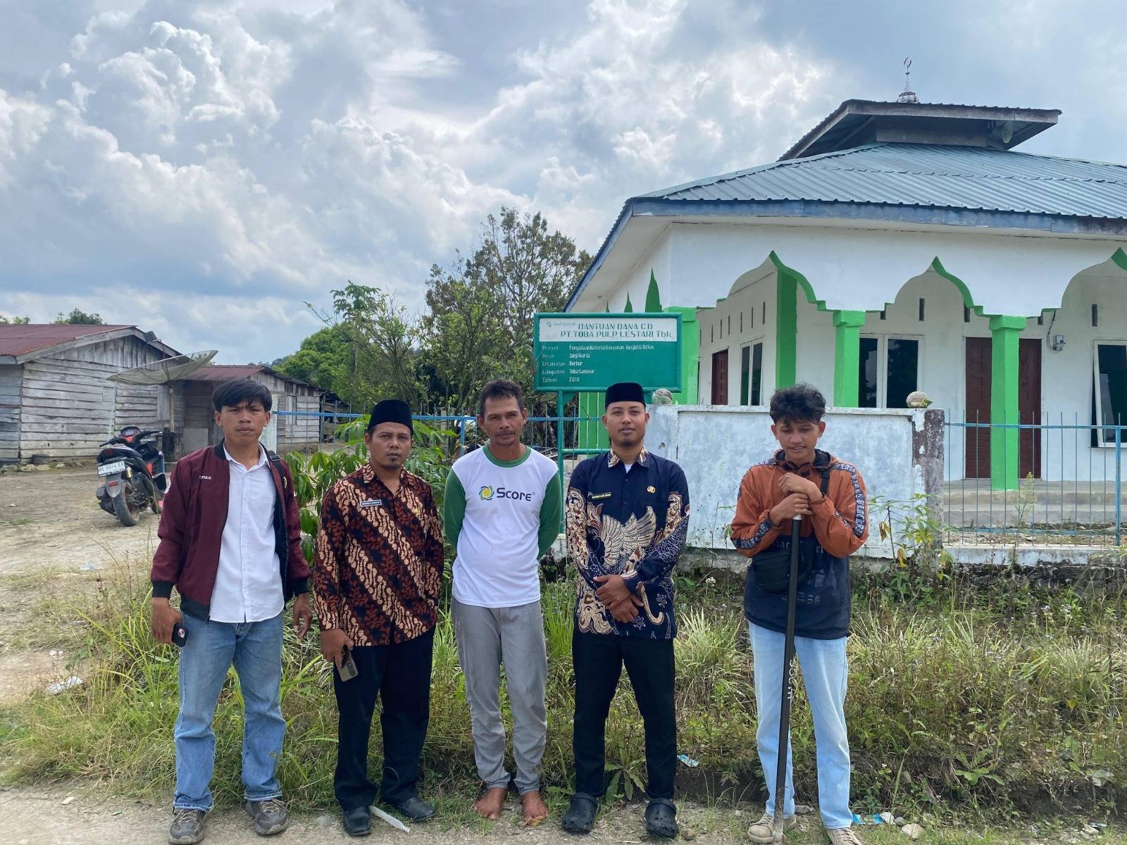 KUA Borbor Dampingi BPN Toba Pengukuran Tanah Wakaf Masjid Al-Ikhlas 