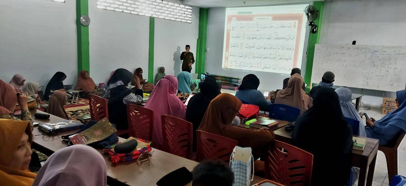 Kepala KUA Kota Tengah Motivasi Peserta Qiroah Qur’an Together di Hari ke-11 Ramadhan