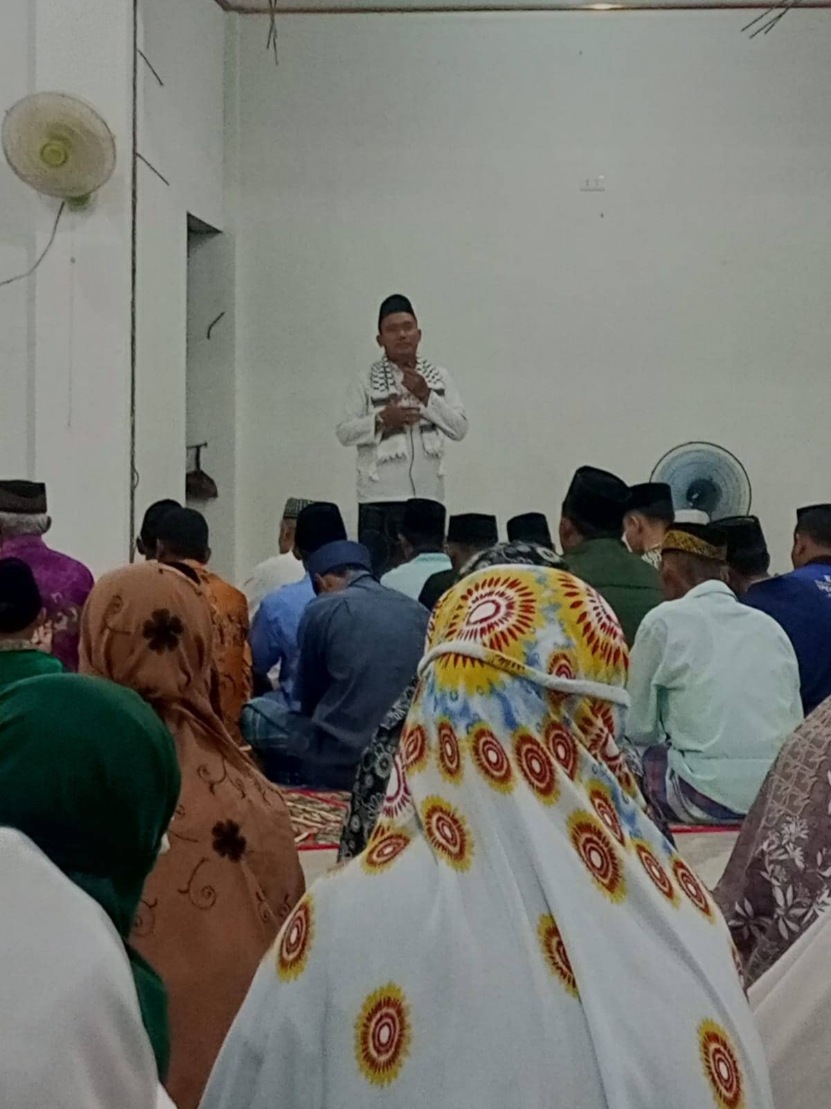 Tim Safari Ramadhan KUA Belitang menyambangi Masjid Miftahul Huda