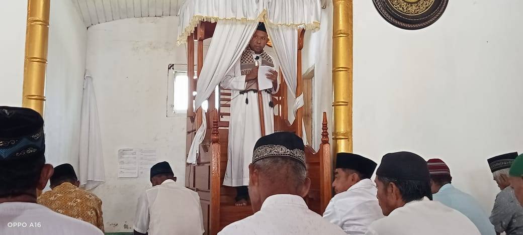 Khutbah di Jumat ke-3, Pesan Kepala KUA Taliabu Timur: “Ramadhan Momentum Upgrade Diri dan Keseimbangan Hidup”