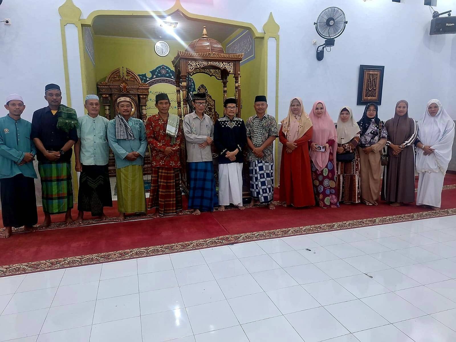 The Most KUA dalam Bingkai Safari Ramadhan: KUA Kec. Kota Tengah Hadir pada Buka Puasa Bersama di Masjid Al-Hikmah