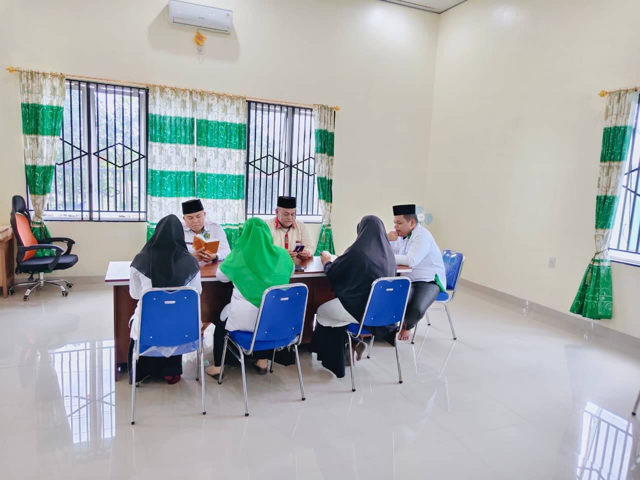 Awali Kinerja dengan Keberkahan, KUA Siantar Marihat Gelar Tadarus Al-Qur'an Bersama