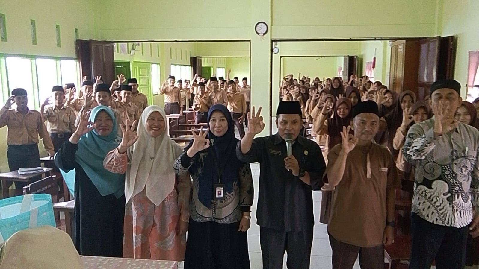 Cegah Stunting dari Hulu, KUA Teluk Mengkudu dan BPLKB Edukasi Remaja Usia Sekolah