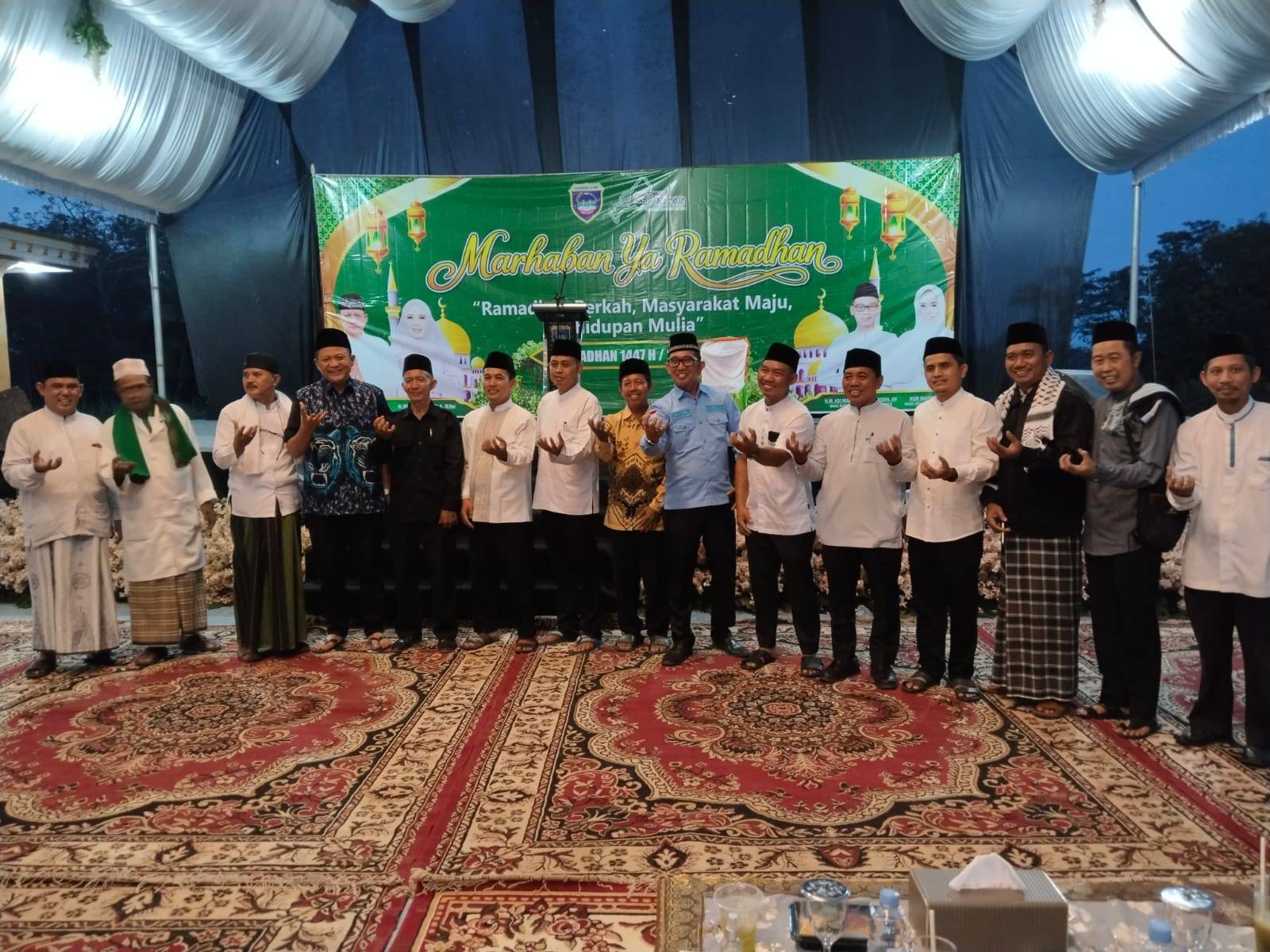 Kepala KUA Belitang dan Belitang Jaya Menjadi Saksi Penyerahan Dana 9 Miliar Dari Bupati 