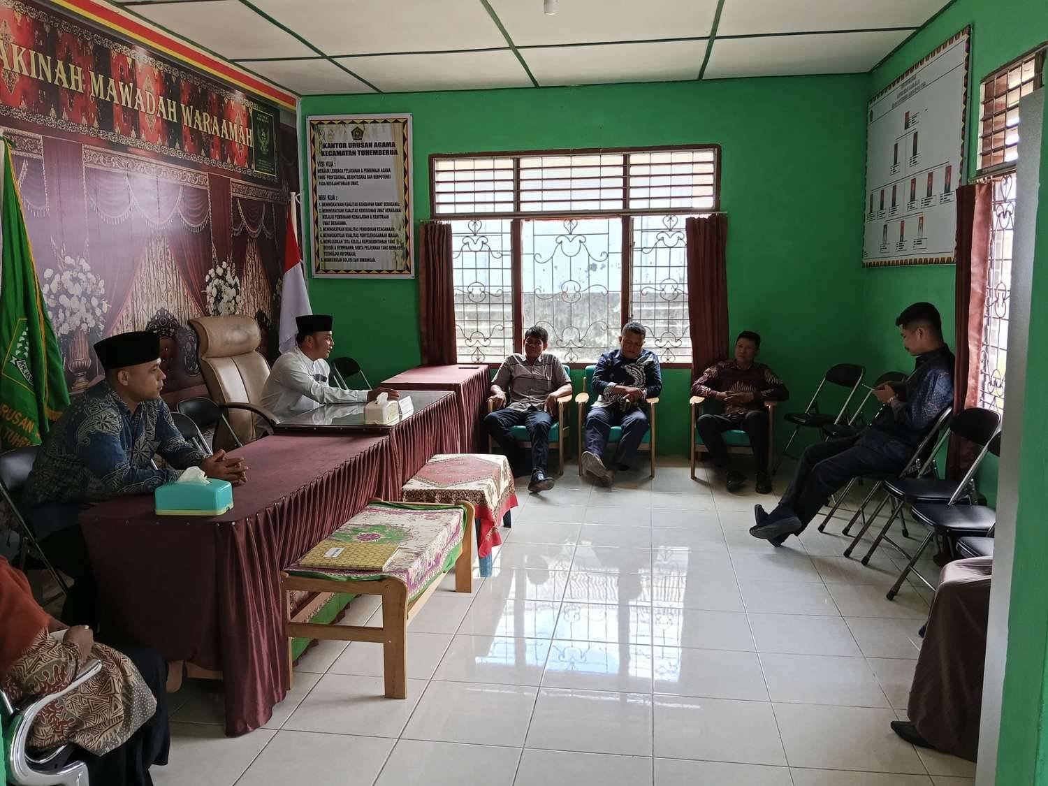 KUA Tuhemberua Rapat Internal Bahas Penyesuaian Tugas ASN