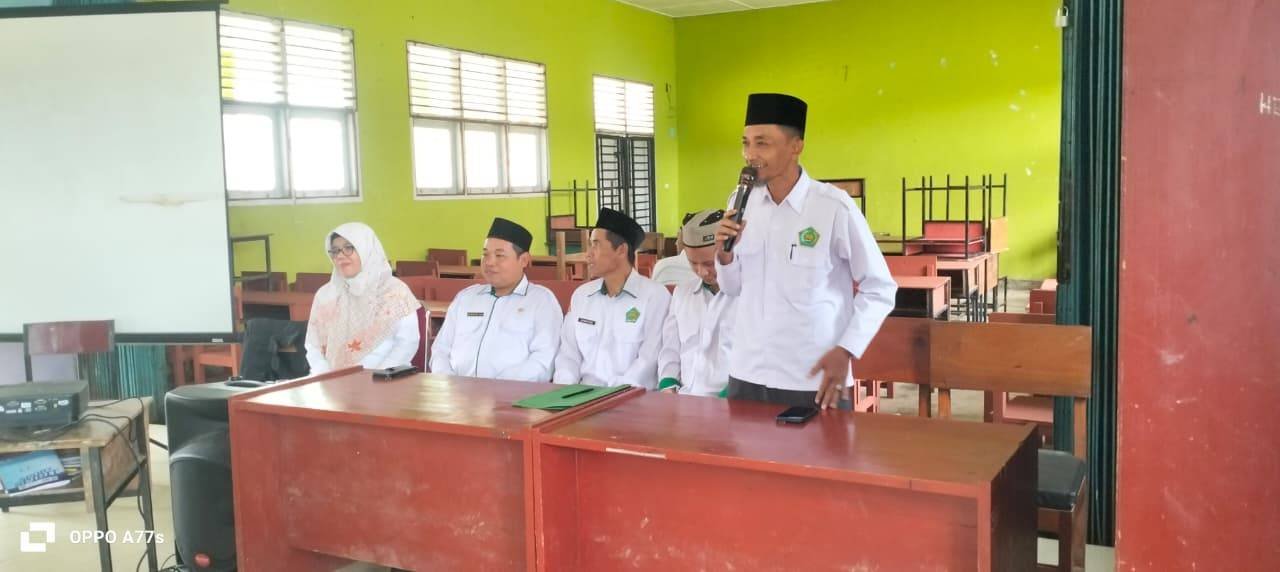 KUA Jayaloka Laksanakan BRUS di SMPN Giriyoso