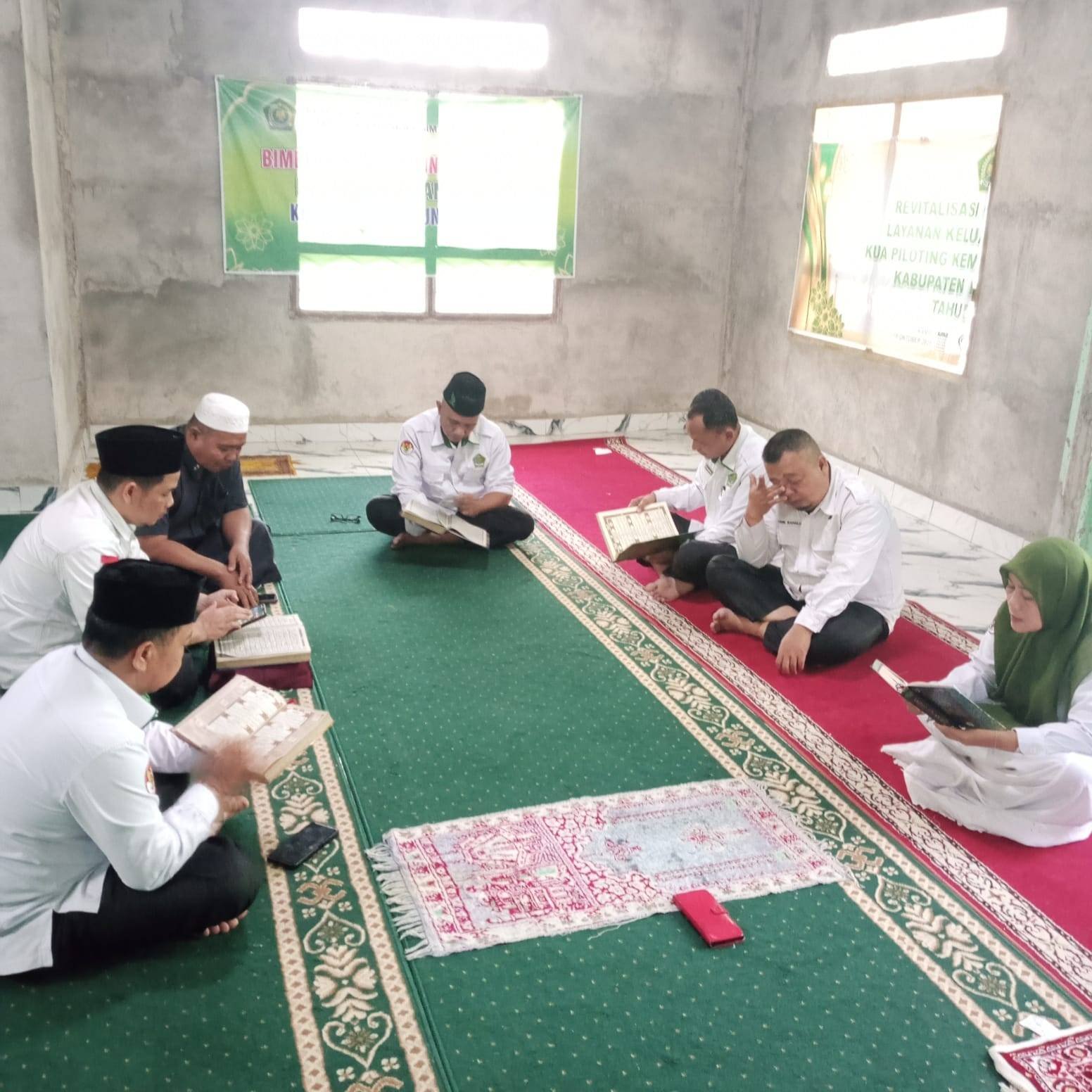 KUA Gunung Megang Gelar Khataman Al-Qur’an Jelang Cuti Bersama Idul Fitri 