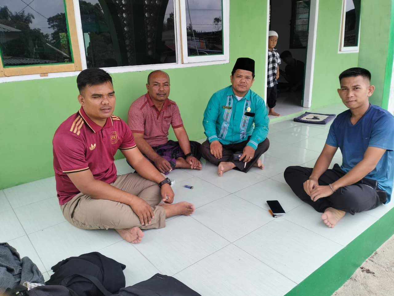 KUA Habinsaran Tinjau dan Beri Arahan BKM Masjid Al - Irsyad Parsobuan Sebagai Masjid Ramah Pemudik