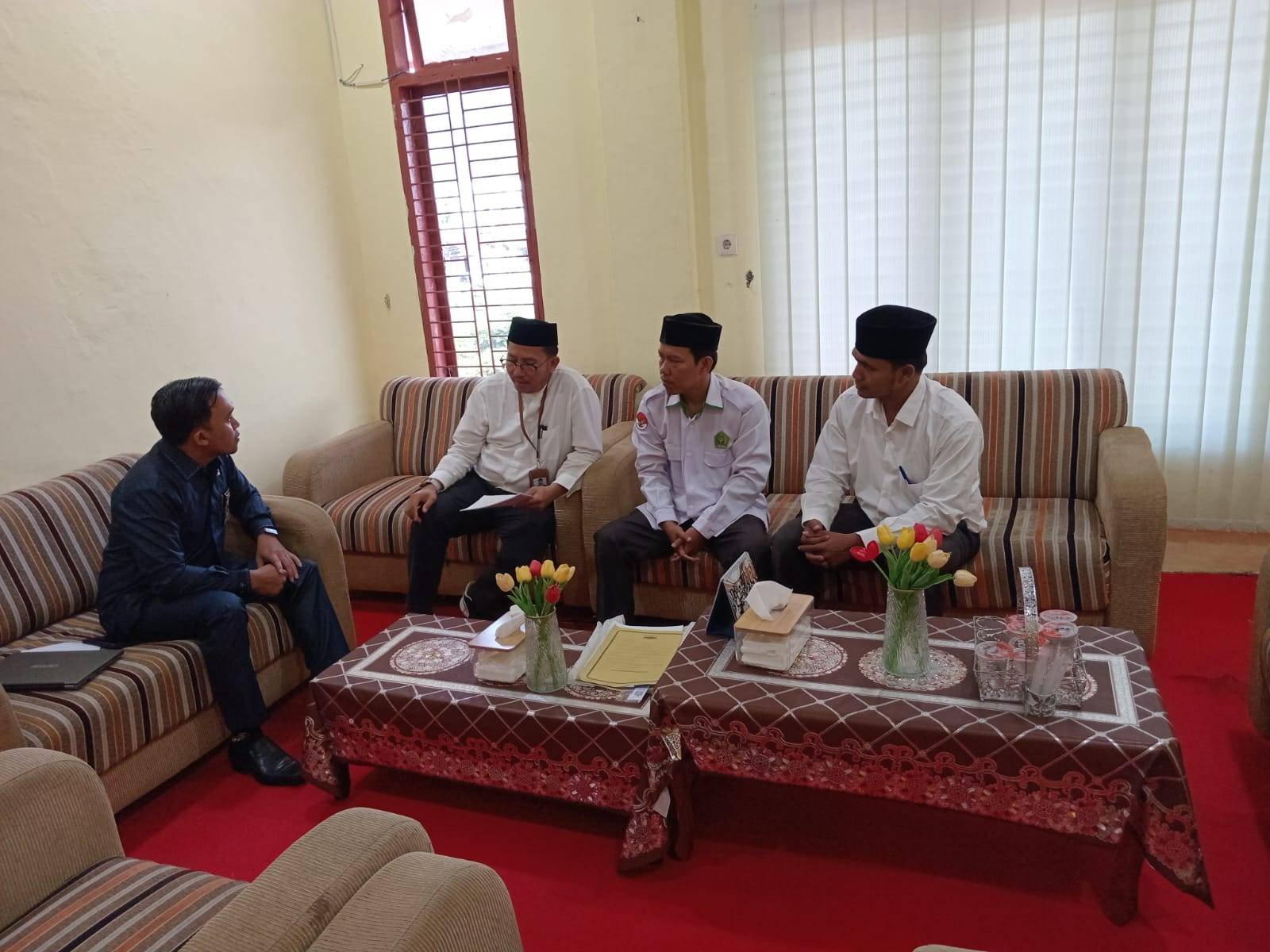 Perkuat Sinergitas Layanan, KUA Padangsidimpuan Utara Sambangi Pengadilan Agama