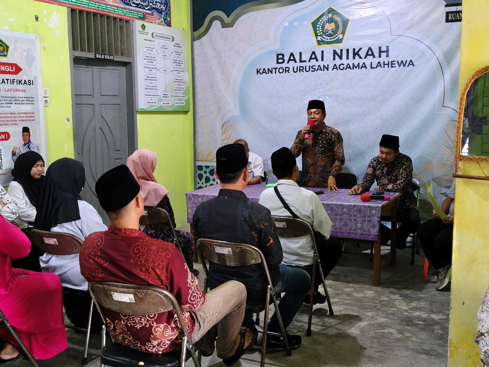 Bimwin KUA Lahewa: Bekal Empat Pasang Catin Menuju Rumah Tangga Harmonis