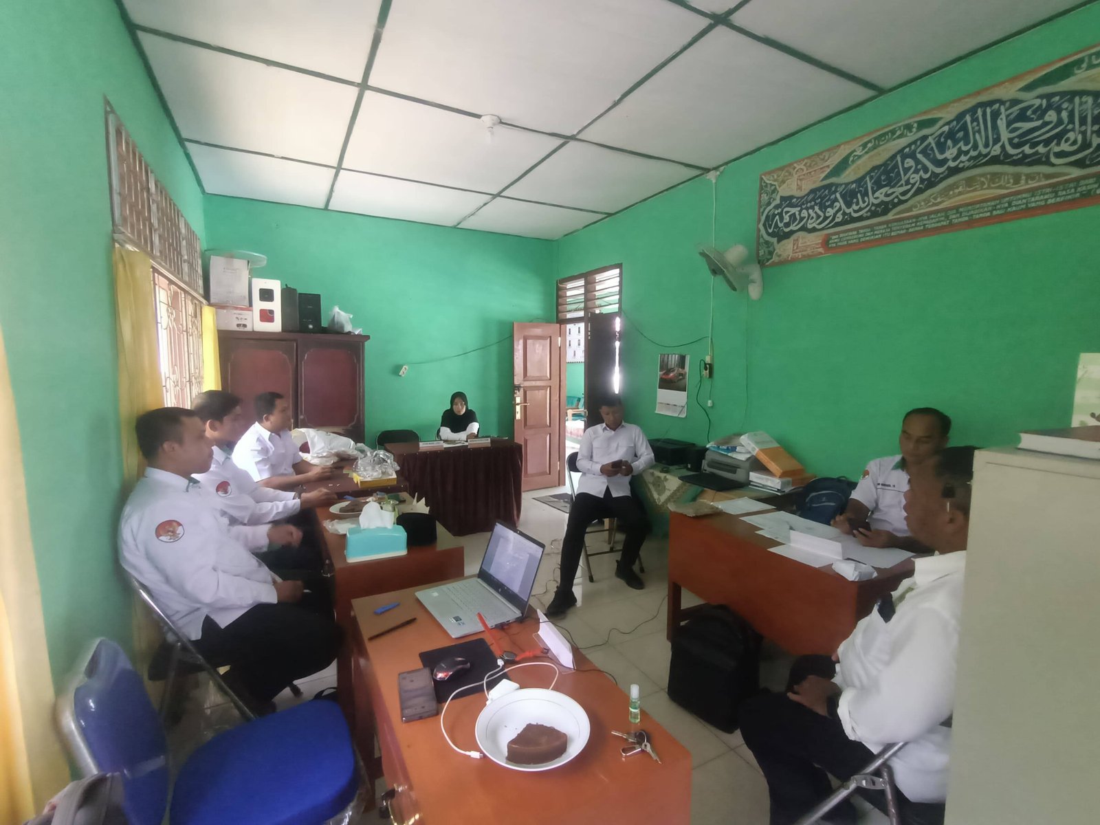 Ka. KUA Tuhemberua Pimpin Rapat Internal, Matangkan Persiapan Halal Bihalal