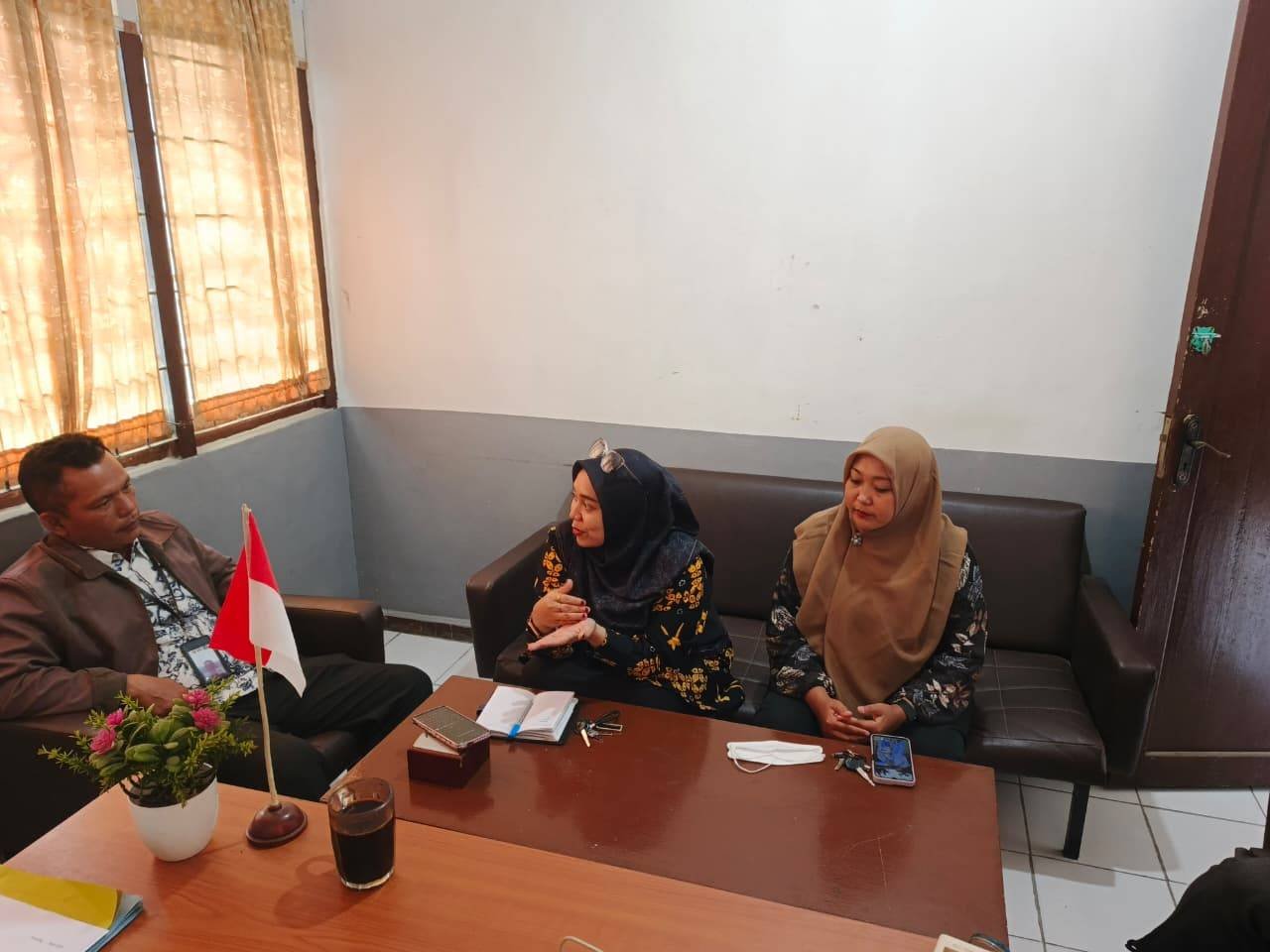 KUA Doloksanggul dan Pengawas JPH Bekerjasama Sosialisasi Halal Pada UMKM