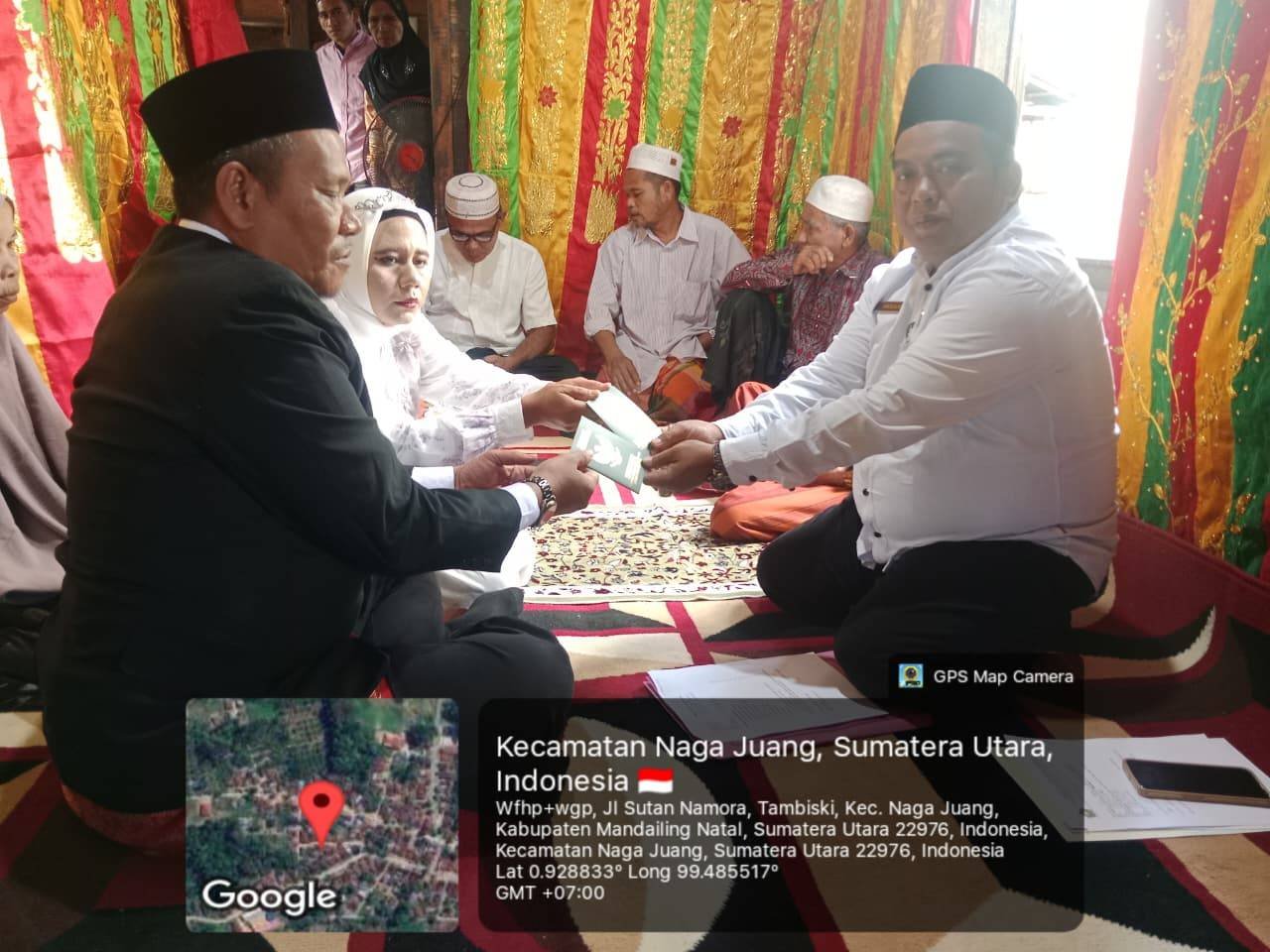 Sah secara Agama dan Negara, KUA Naga Juang Pimpin Akad Nikah di Desa Tambiski