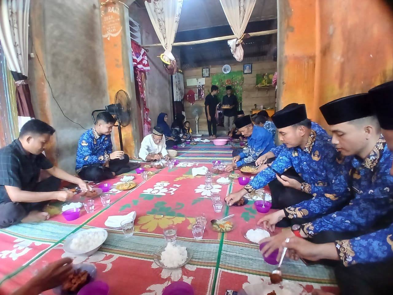Hangatnya Silaturahmi Lebaran, KUA Tuhemberua Pererat Ukhuwah di Desa Fino