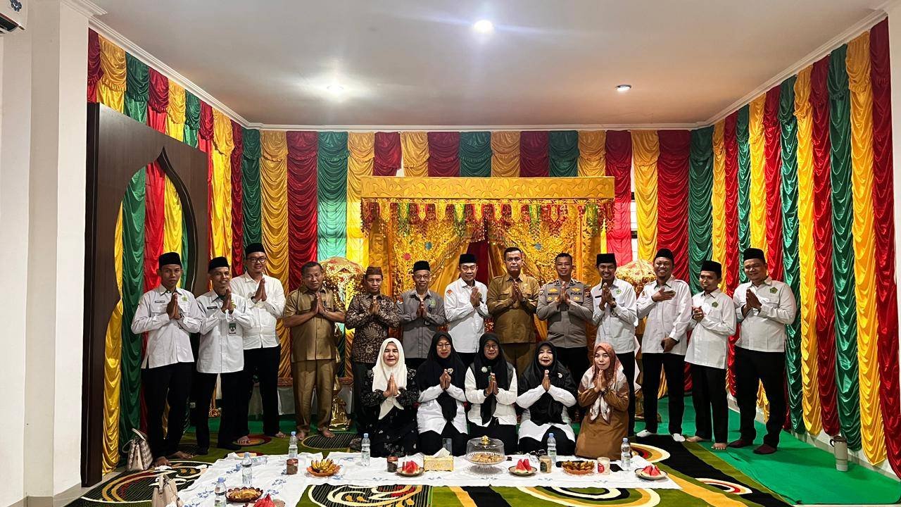 Perpisahan Ka. KUA Pekanbaru Kota Dilepas Oleh Camat Pekanbaru Kota