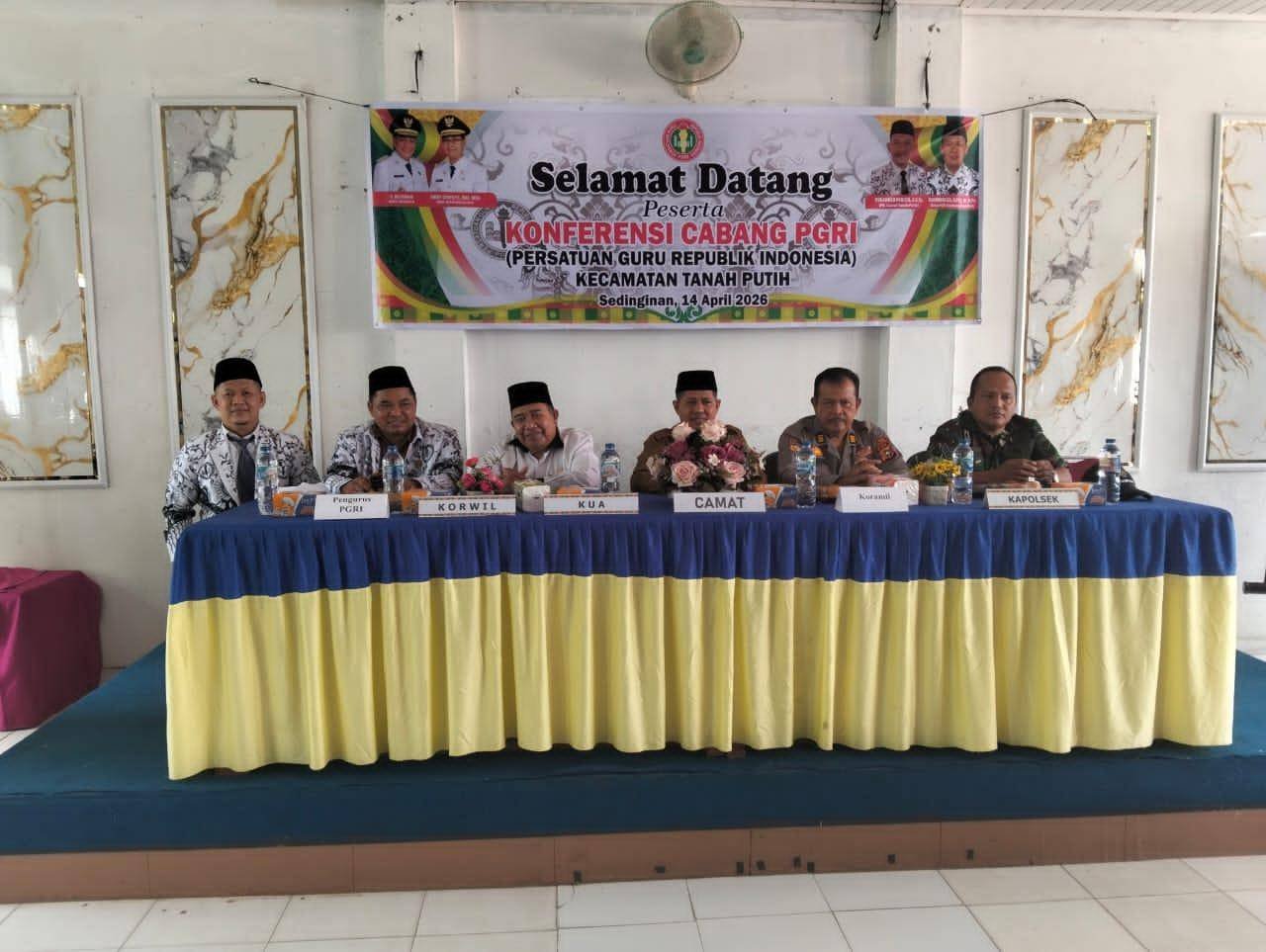 Kepala KUA Tanah Putih Hadiri Konferensi PGRI, Tekankan Peran Guru dalam Pembentukan Karakter