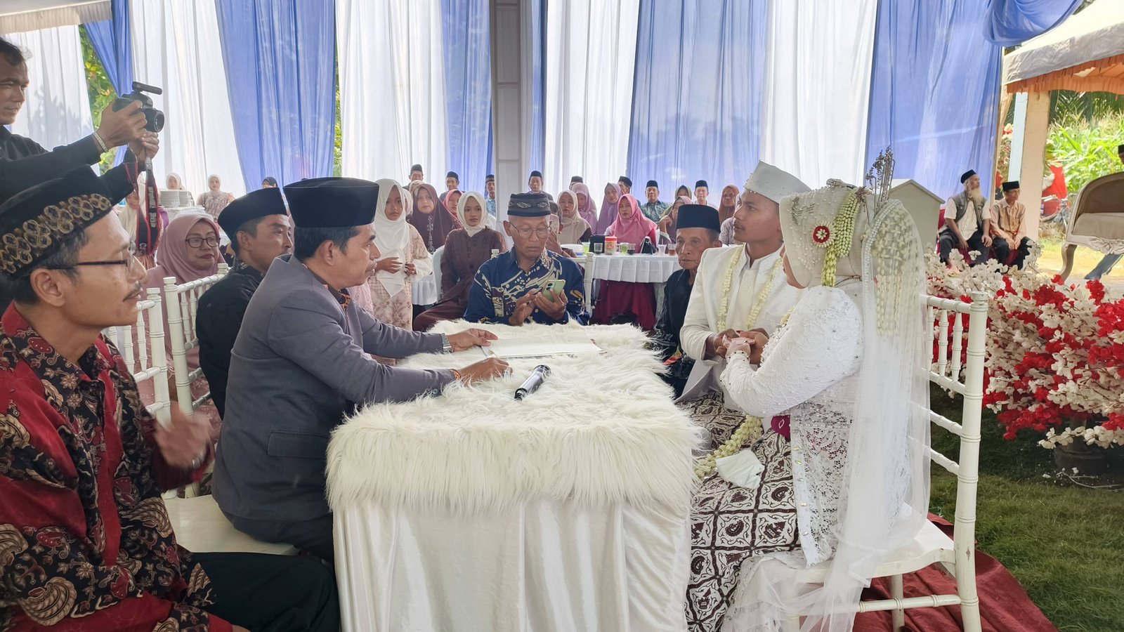 Usai Pencatatan Nikah, Penghulu KUA Sekampung Udik Berikan Nasihat Pernikahan Penuh Makna
