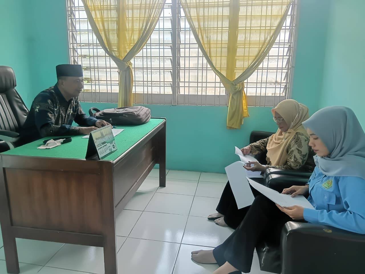 Perkuat Kerukunan dan Cinta Kemanusiaan, Ka. KUA Pancur Batu Pimpin Rapat Koordinasi Penyuluh Agama Islam