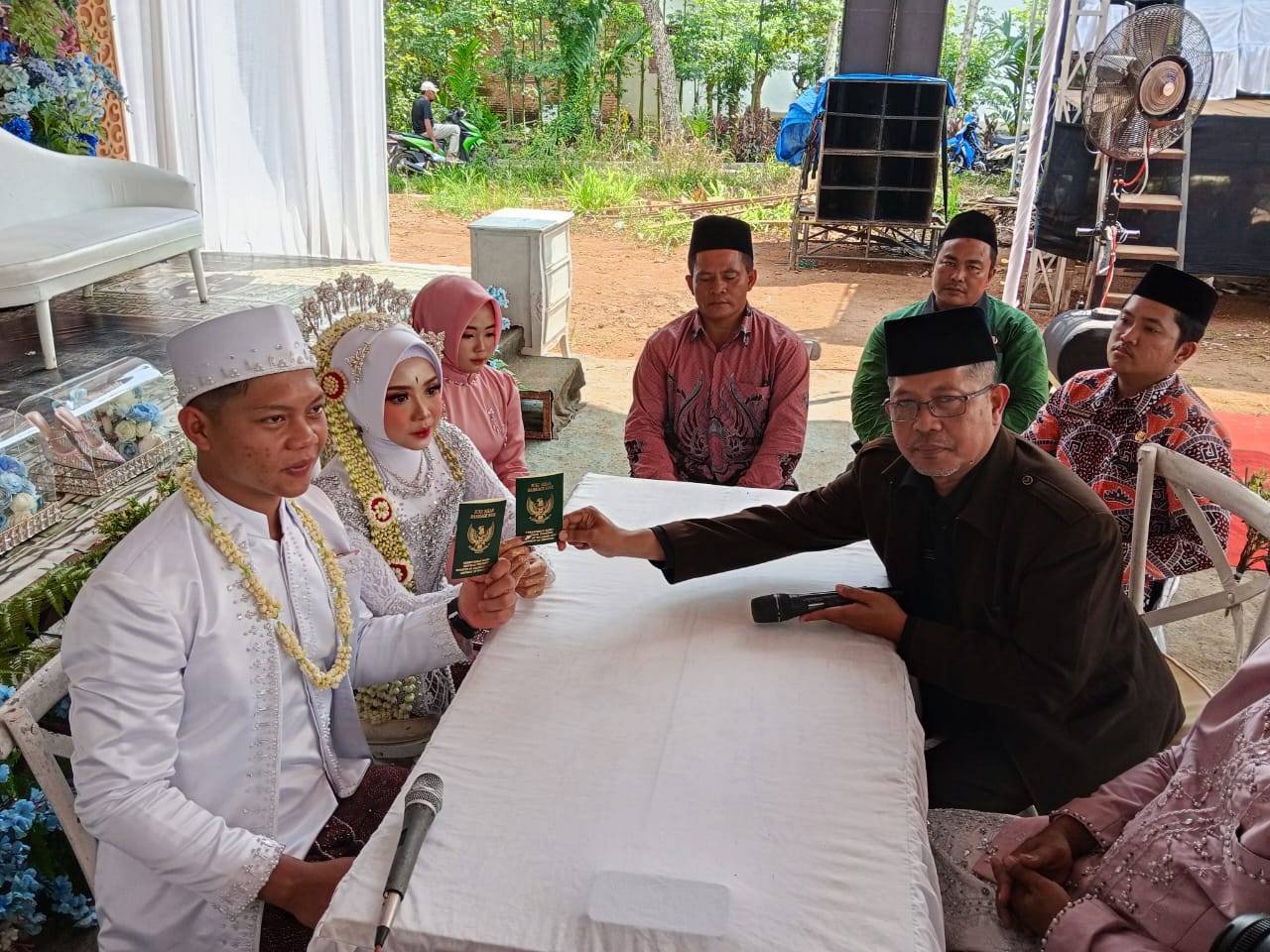 Kepala KUA Marga Tiga Sosialisasikan Wajibnya Pencatatan Nikah Resmi
